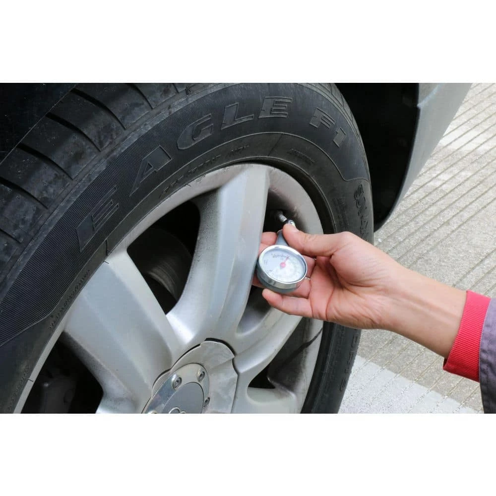 Husky 25 ft. Recoil Nylon Air Hose Kit 15-Piece 7 Husky 25 ft. Recoil Nylon Air Hose Kit 15-Piece - Image 5