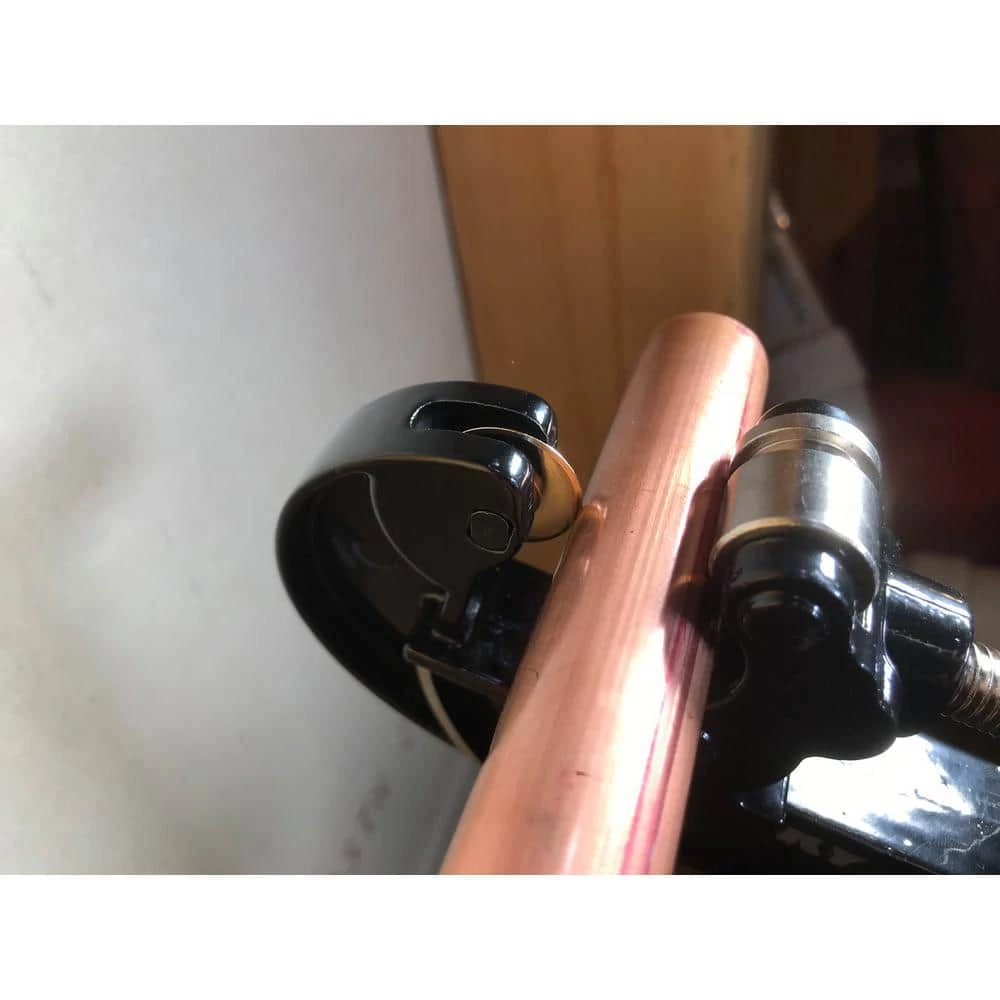 Husky 2-1/8 in. Quick-Release Tube Cutter 7 Husky 2-1/8 in. Quick-Release Tube Cutter - Image 5