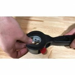 Husky 1-1/8 in. Ratcheting Tube Cutter -Tools Sales husky pipe cutters 86 036 0111 44 1000