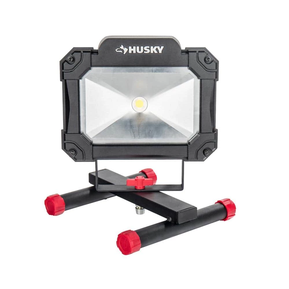 Husky 2000-Lumen Portable LED Work Light 6 Husky 2000-Lumen Portable LED Work Light - Image 4